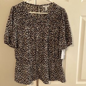 Women’s. Nine West Blouse size XL. Banded at the waist NWT